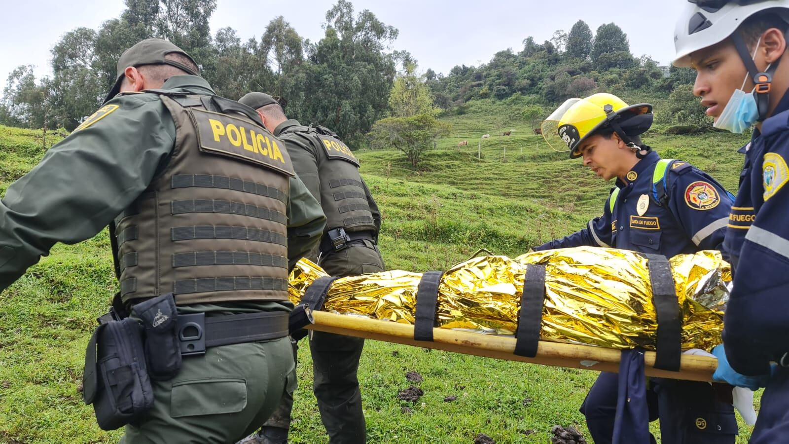Adulto rescatado- foto Bomberos La Estrella