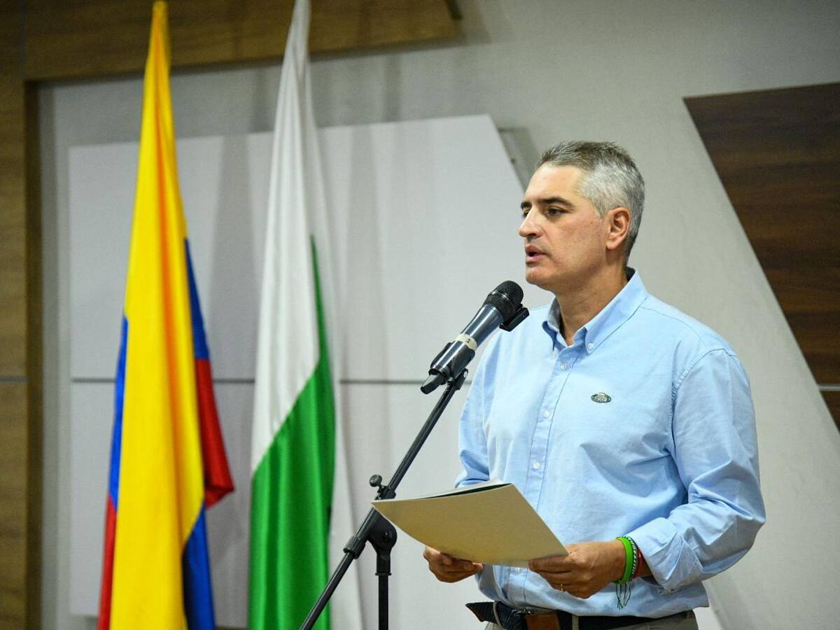 Se anocheció y los policías muertos y heridos no han sido evacuados: gobernador de Antioquia