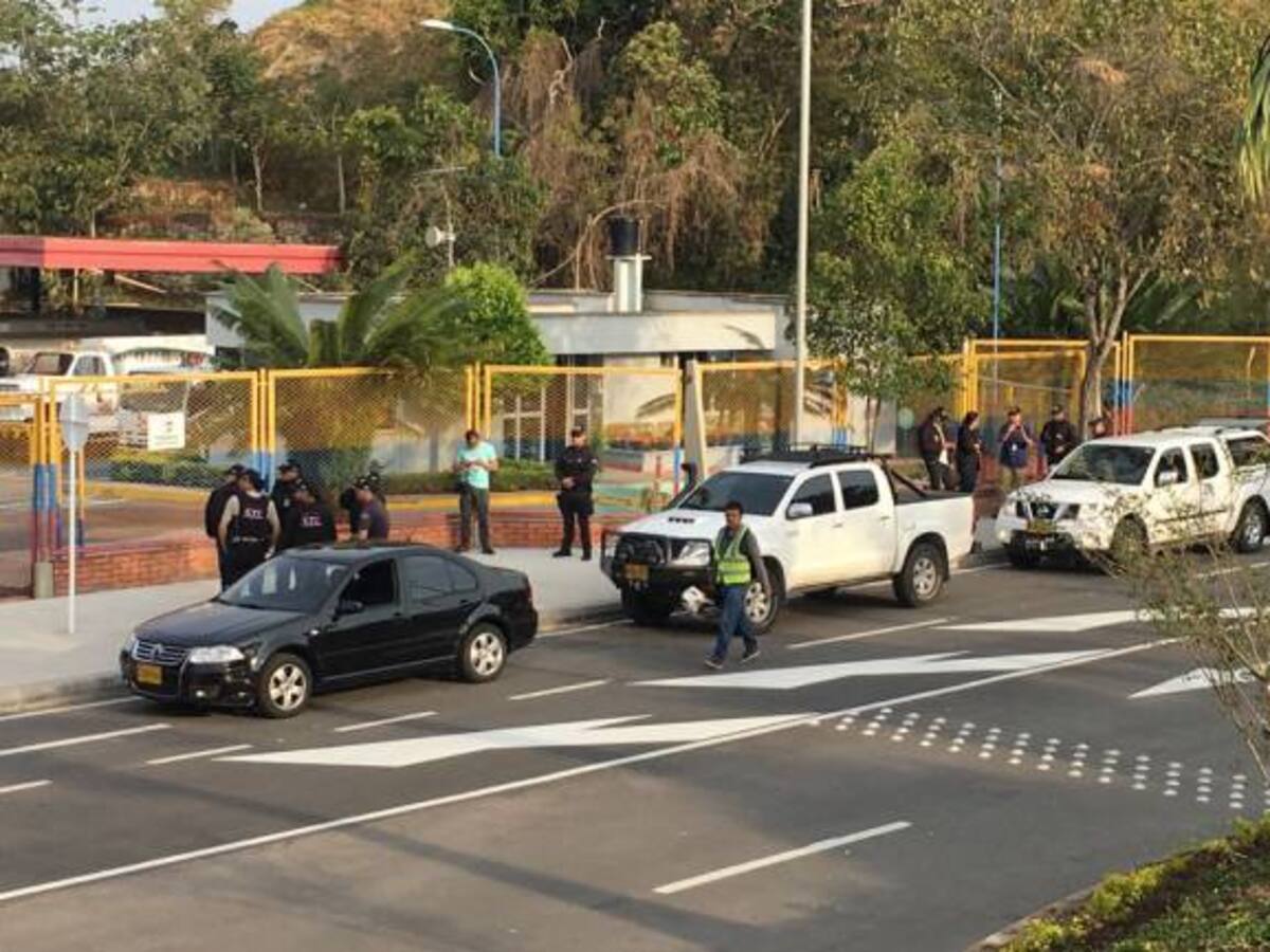 En medio de ataques a la prensa, trasladan a Bogotá al coronel Aguilar