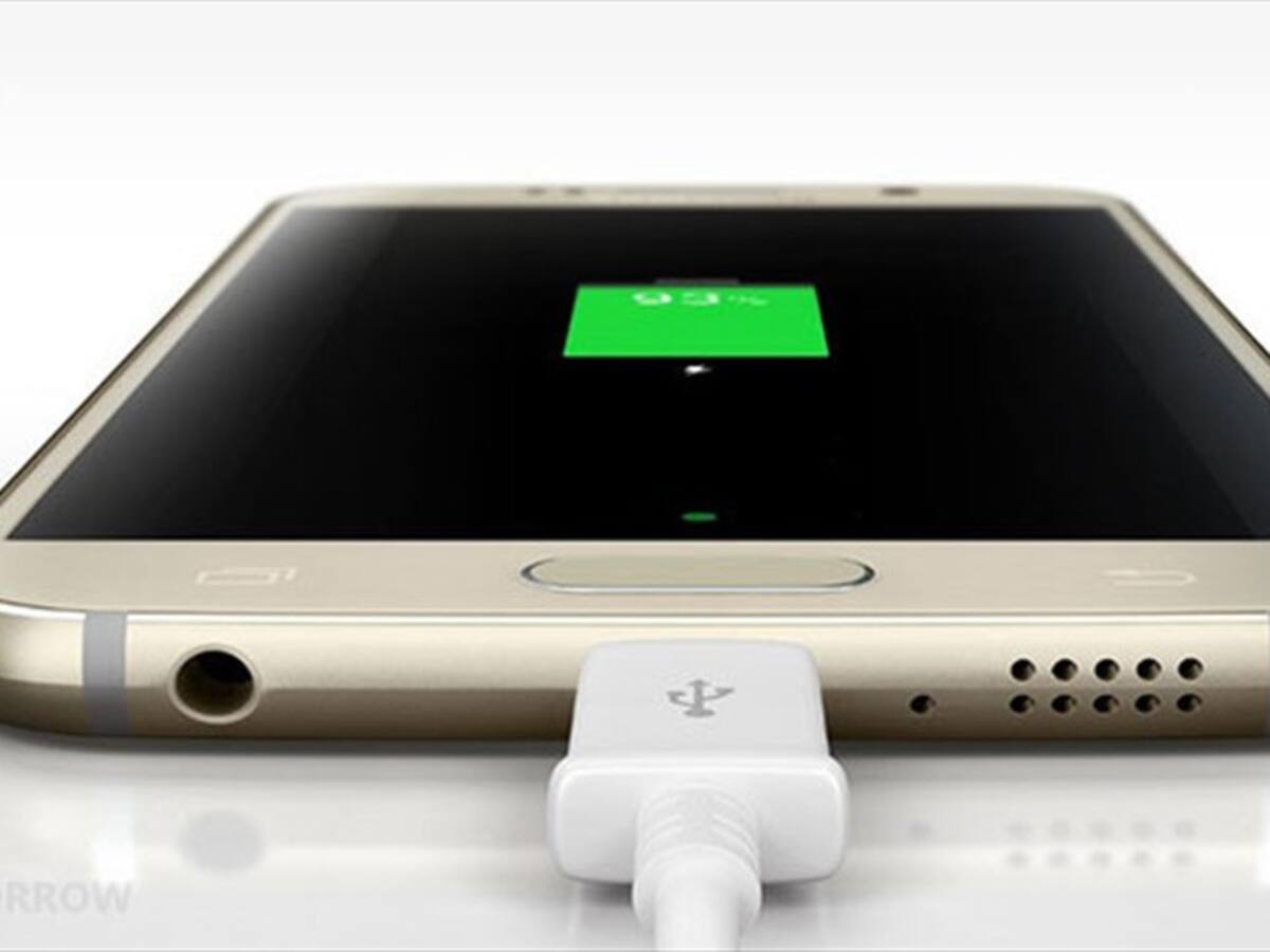 ¿Es malo dejar el celular cargando toda la noche?