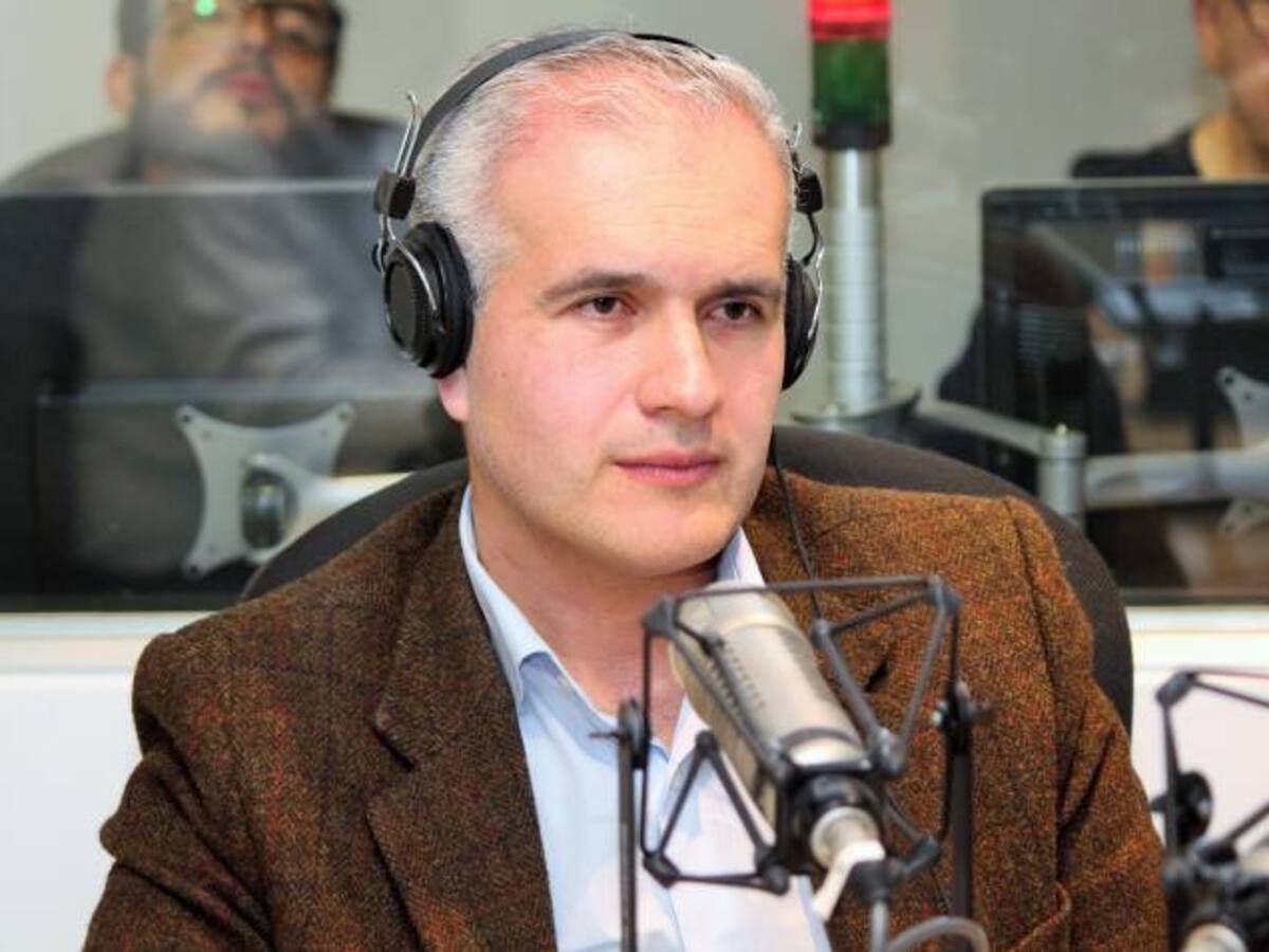 Los estrategas fracasaron; ninguno logró anular la imagen negativa de Trump y Clinton: Fabio Sánchez