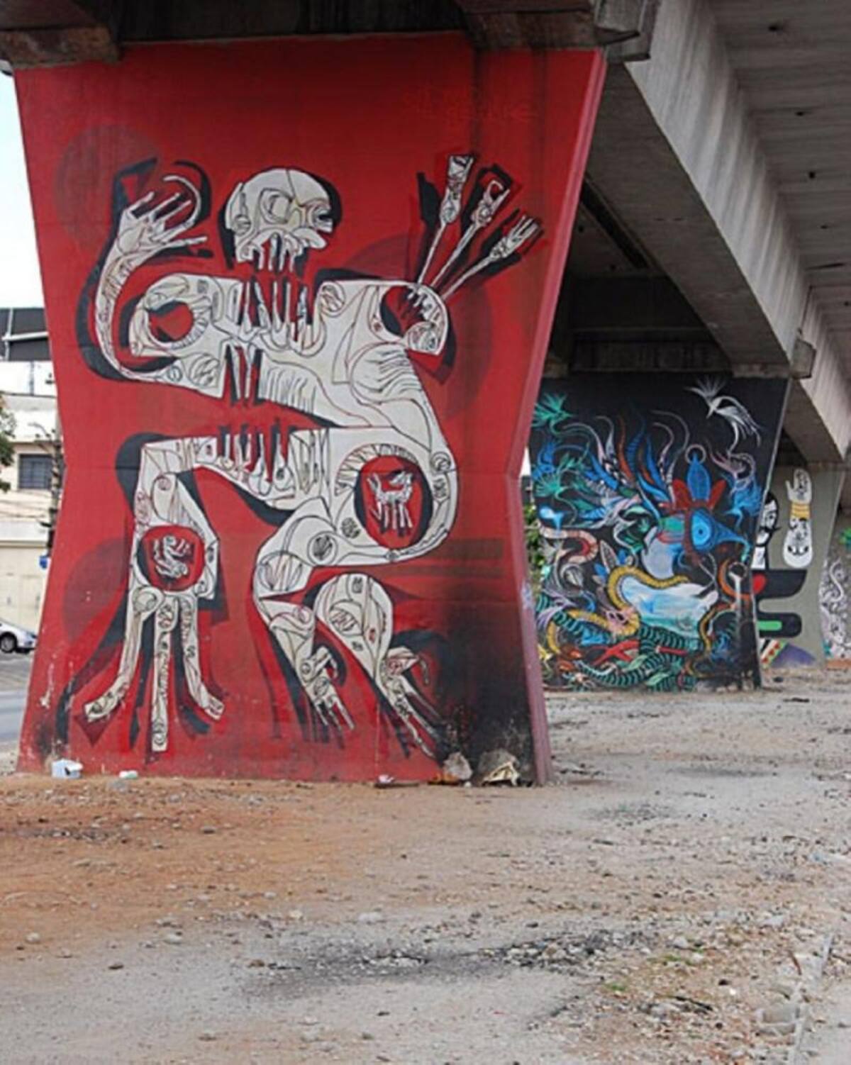 Ribeiro asegura que tras el proyecto, la gente empezó a pedirle al gobierno local que mejore la iluminación y por la creación de ciclovías. "La zona estaba abandonada. Después de los grafitis, los comerciantes se empezaron a interesar", explica. En la imagen, un grafiti de Ciro y Boleta.