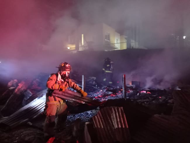Voraz Incendio dejó ocho casas destruidas en asentamiento de Popayán