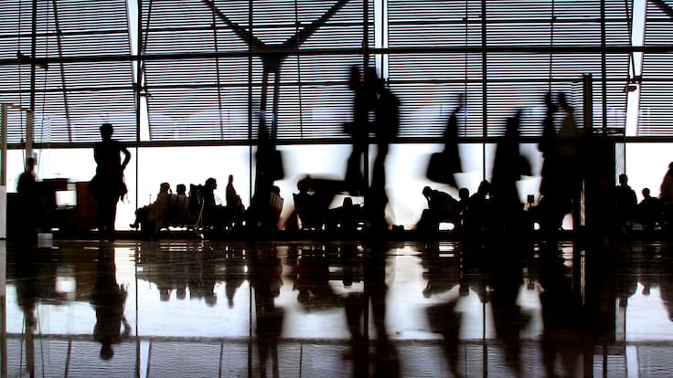 Hacinamiento en salas de asilo en aeropuerto de Barajas tiene en jaque a las autoridades