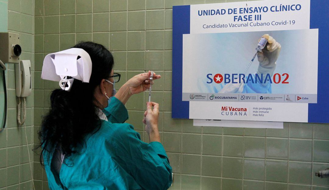 Las vacunas contra el coronavirus desarrolladas en Cuba siguen en fases de ensayo clínico.