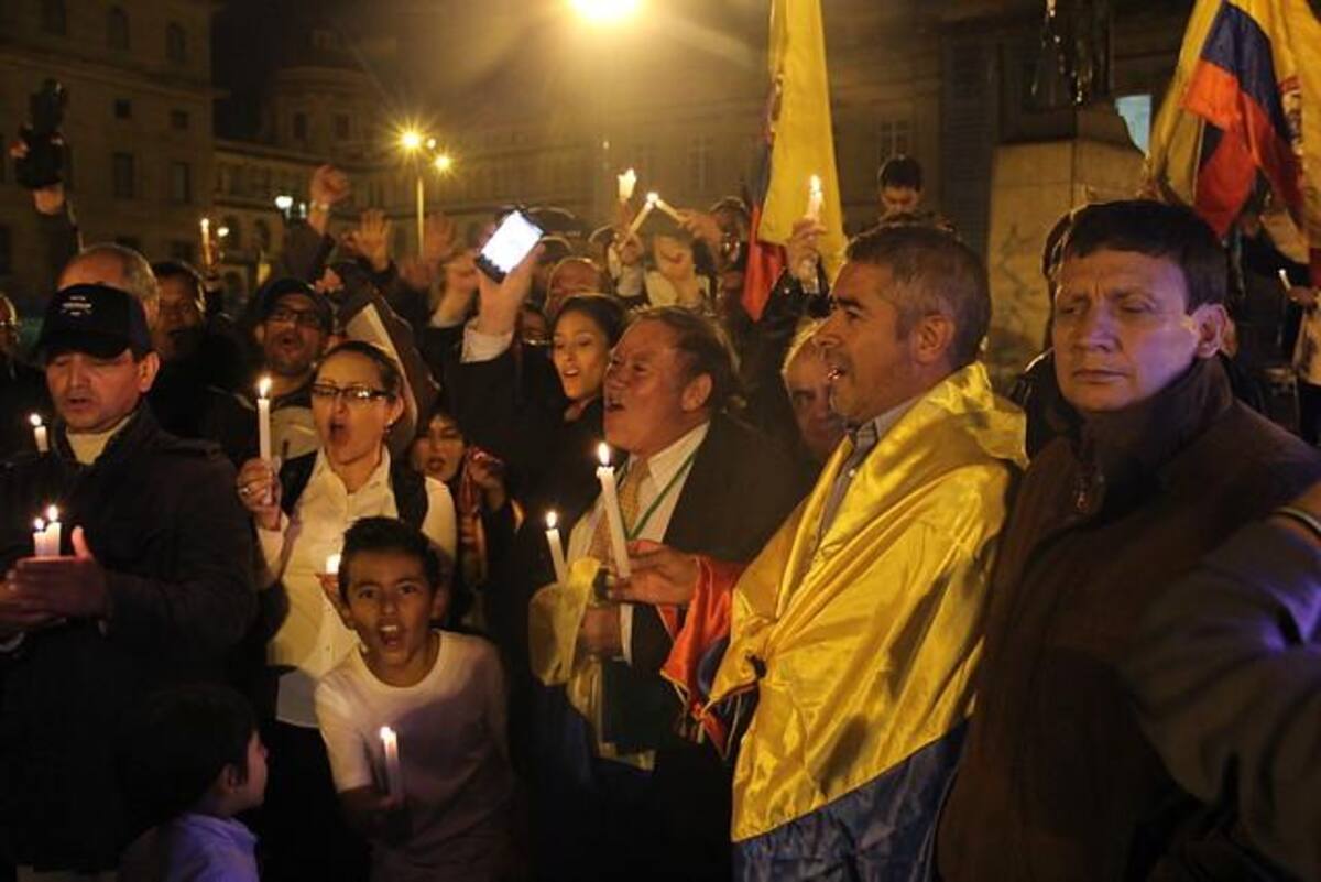 El acto simbólico se hace en solidaridad por la muerte de los 11 soldados asesinados en Buenos Aires Cauca.