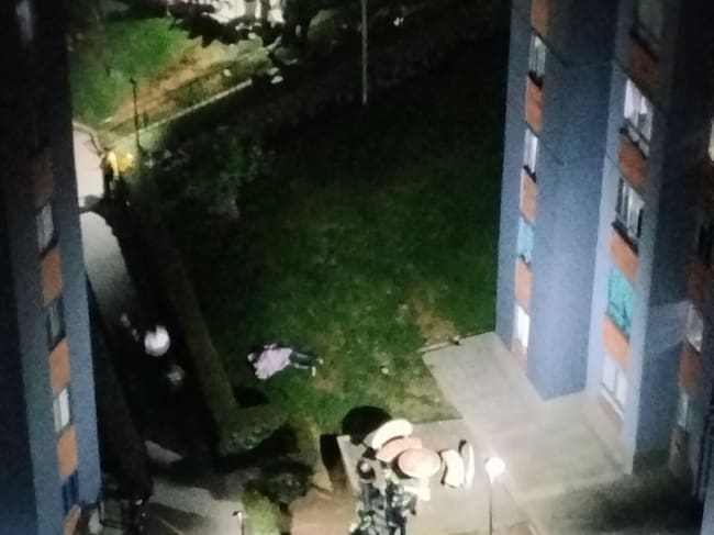 Un joven fue empujado al vacío desde un edificio en Medellín- Foto Denuncias Antioquia