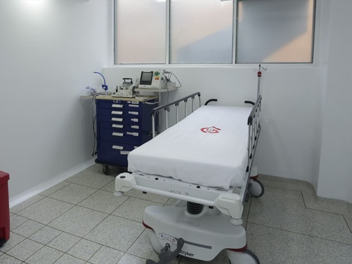 Gobernadora responde ante denuncias por estado del Hospital de San Andrés