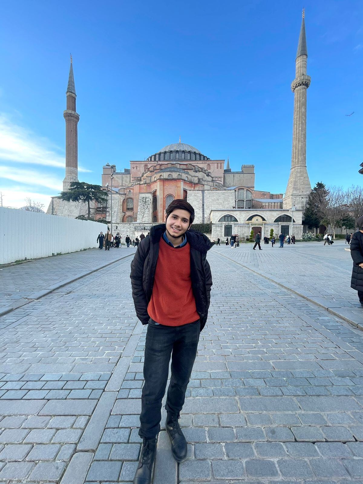 Julián Sánchez López de 20 años de edad, nació en la ciudad de Neiva, afirmó que se encuentra muy afectado por la tragedia.