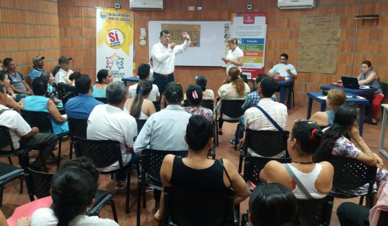 Saniel Peñaranda atendiendo victimas