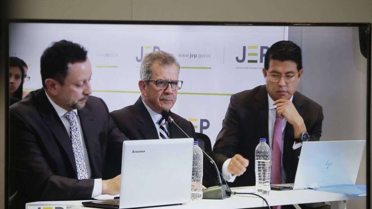 Entrevista con Sebastián Escobar, abogado de tres de las Familias víctimas de “Falsos Positivos”, relacionados con el Gral, Mario Montoya.