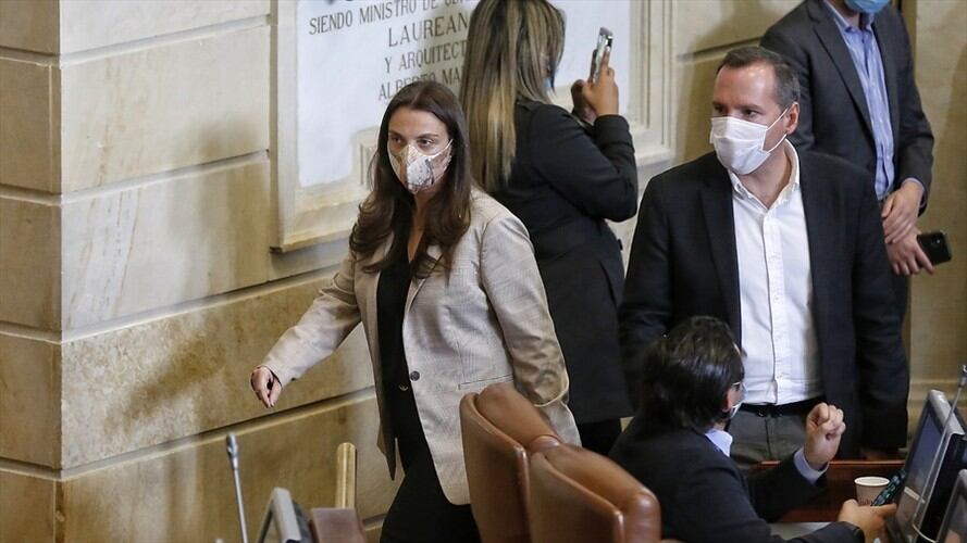 La ministra Karen Abudinén es señalada por las irregularidades en el contrato de Centro Poblados en el que se habrían perdido $70.000 millones. Foto: Colprensa / CAMILA DÍAZ