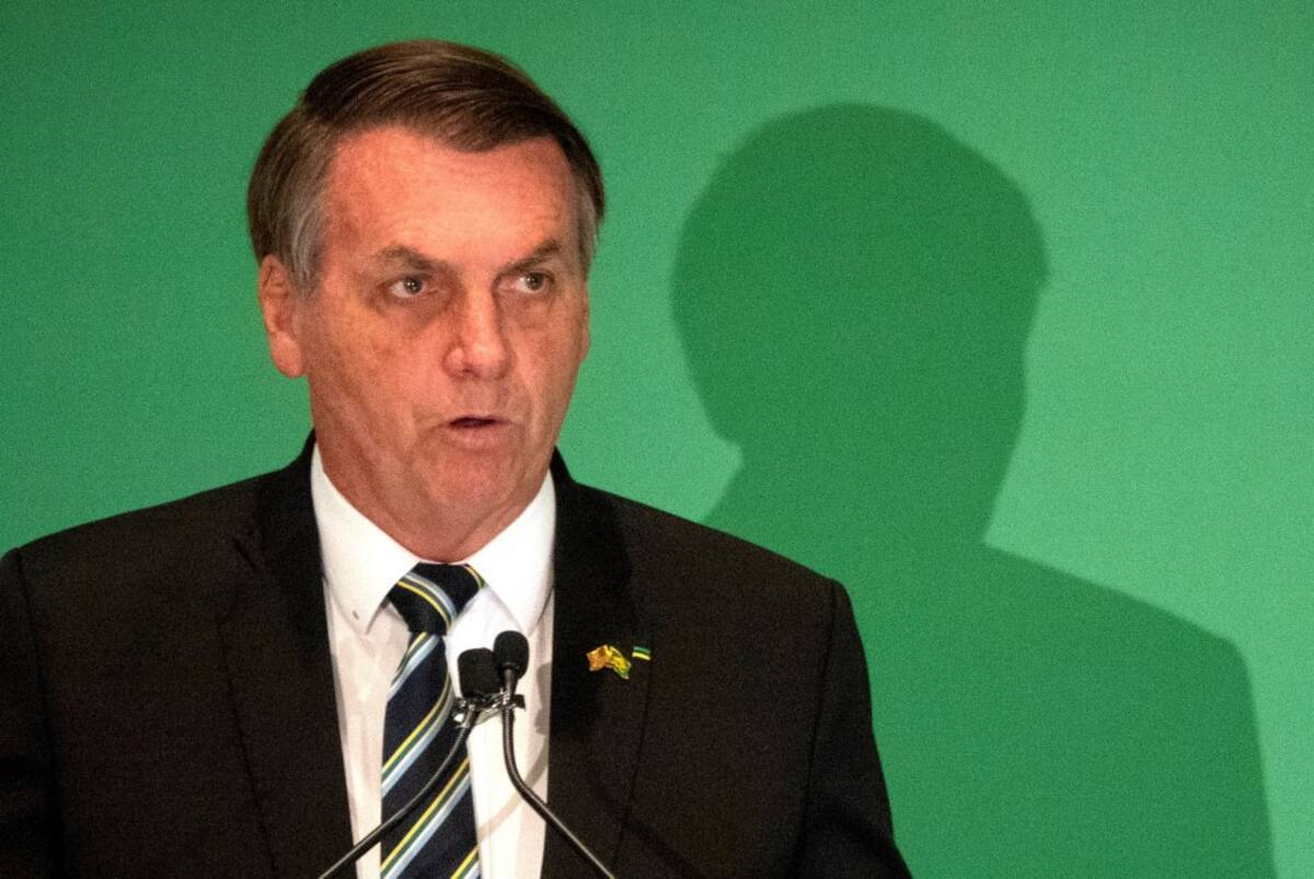 El 12 de marzo, el Presidente de Brasil expresó: "Parece que el problema del virus está empezando a desaparecer". 