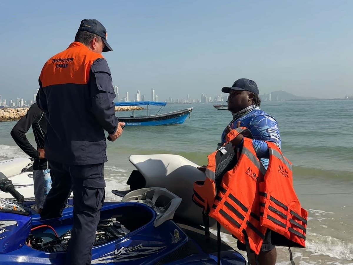 Jornada de inspección a motos acuáticas en Punta Arena en Cartagena