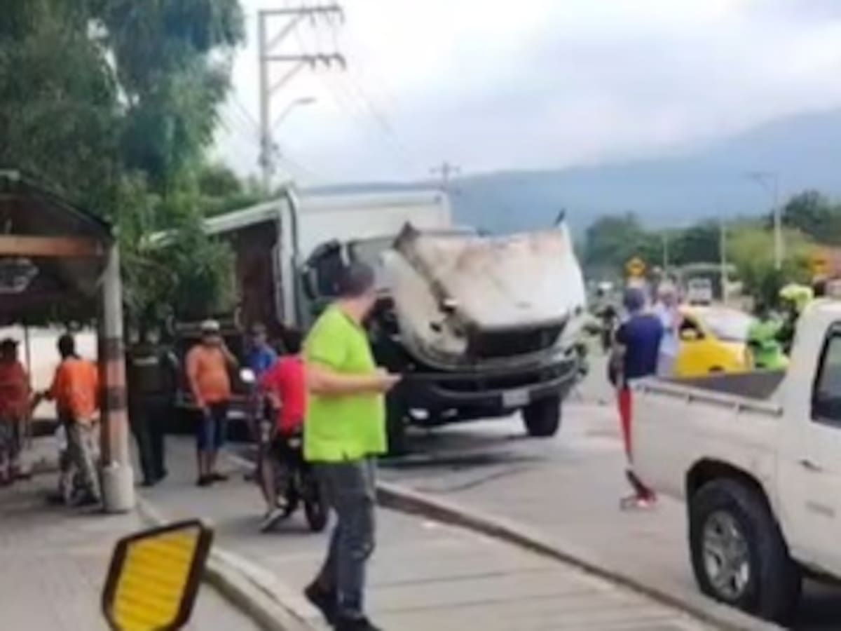 Incineran camión cargado con cerveza en Los Patios, Norte de Santander