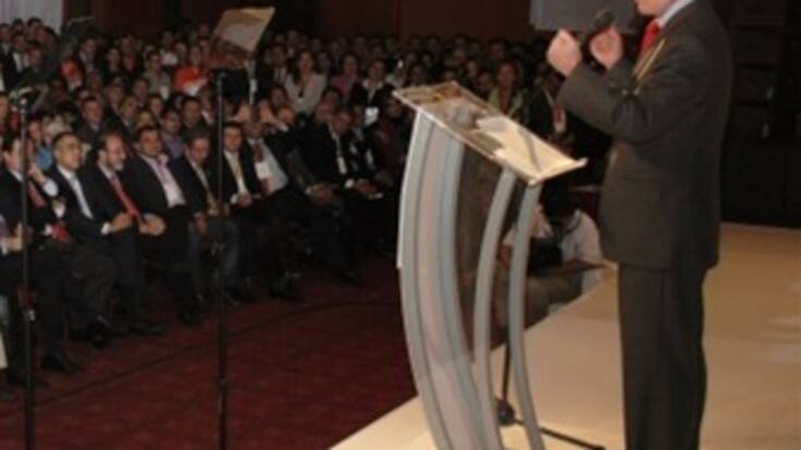 Santos considera propaganda negra denuncias sobre coacción para que voten por candidato de la U