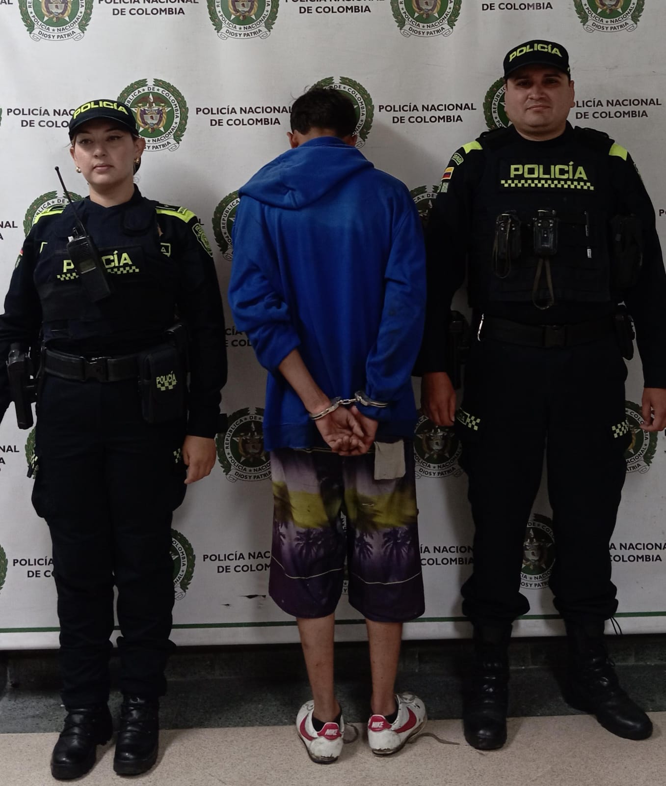 Hombre fue capturado en Medellín por apuñar a un agente de tránsito. Foto: Cortesía: Policía Meval.