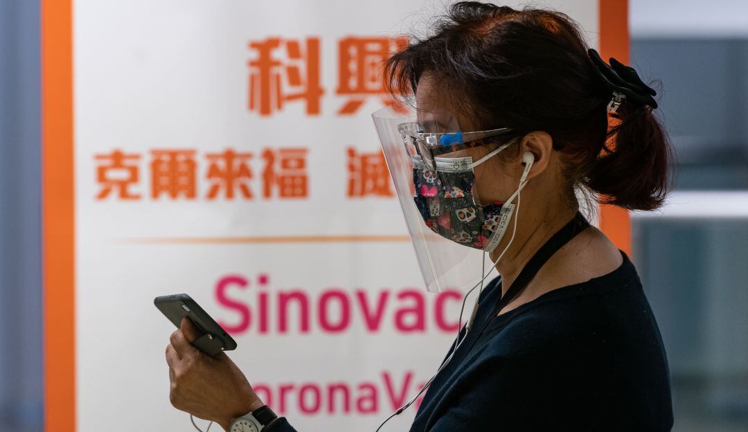 Aplicación de vacunas de Sinovac contra el COVID-19