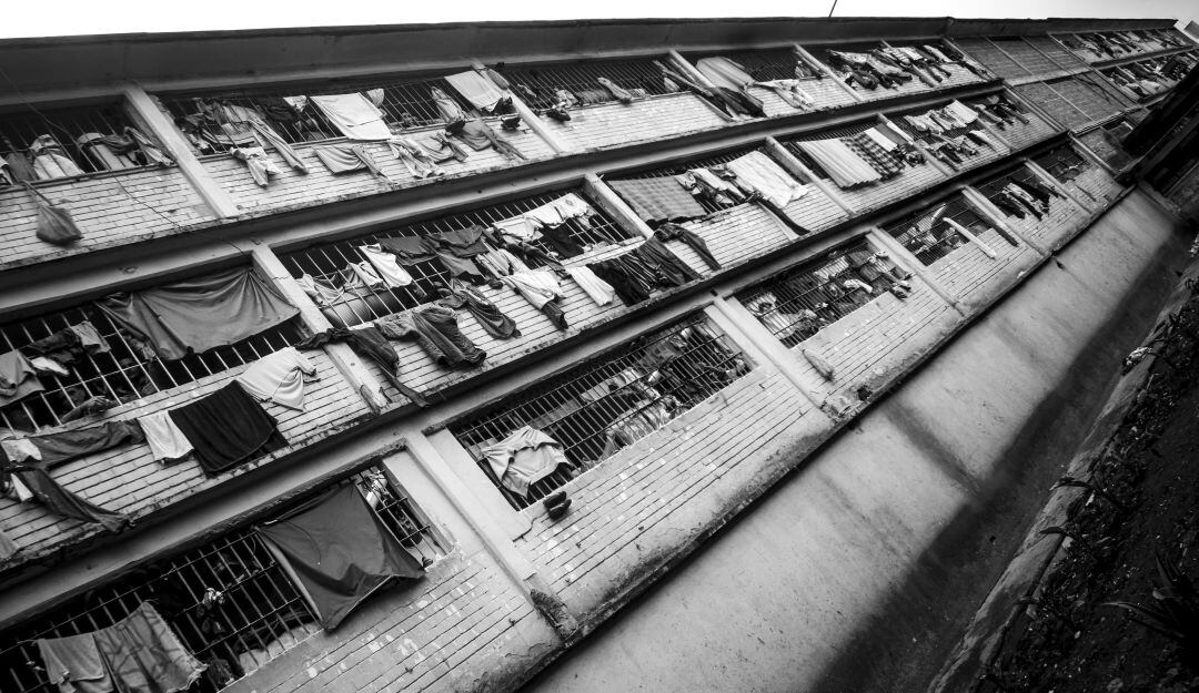 Duque objetó proyecto que permitía a madres cabeza de hogar salir de cárcel