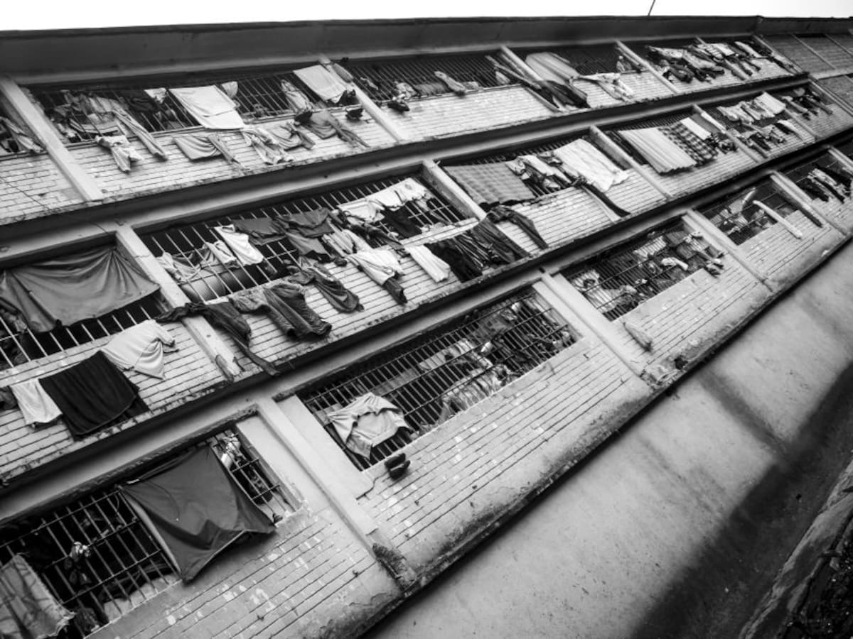 Duque objetó proyecto que permitía a madres cabeza de hogar salir de cárcel