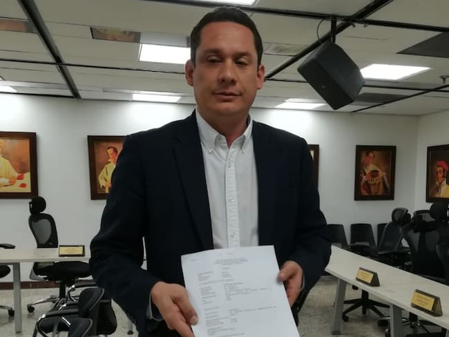 Denuncian irregularidades en contratos de dos municipios de Antioquia