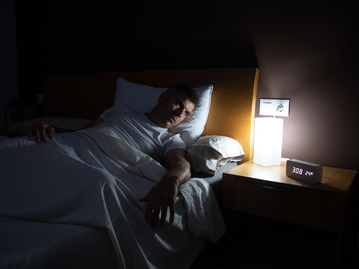 ¿Por qué el dolor se siente peor en la noche que en el día?