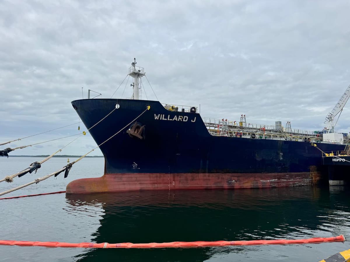 Empieza nueva ruta marítima de combustibles en Colombia