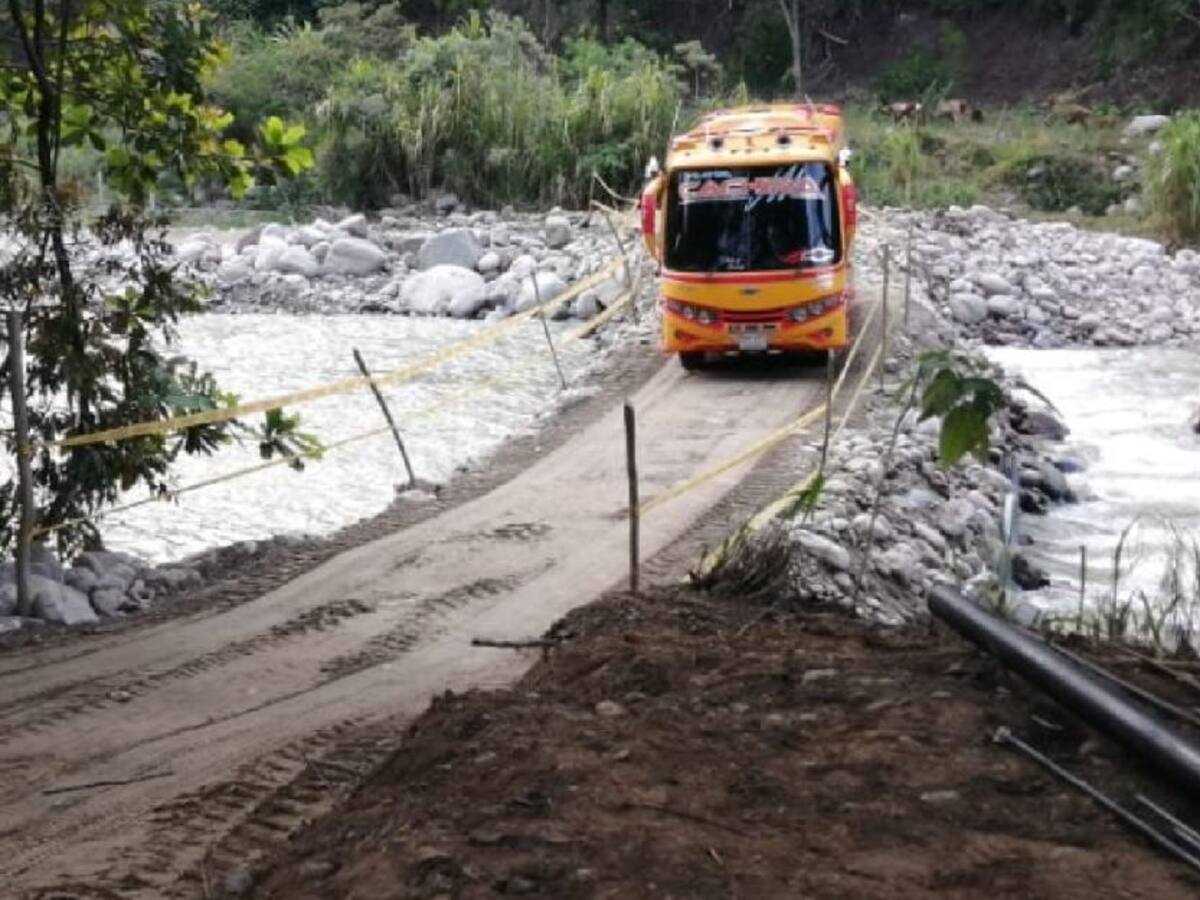 Habilitan paso en El Tanque, vía entre Bucaramanga - Matanza