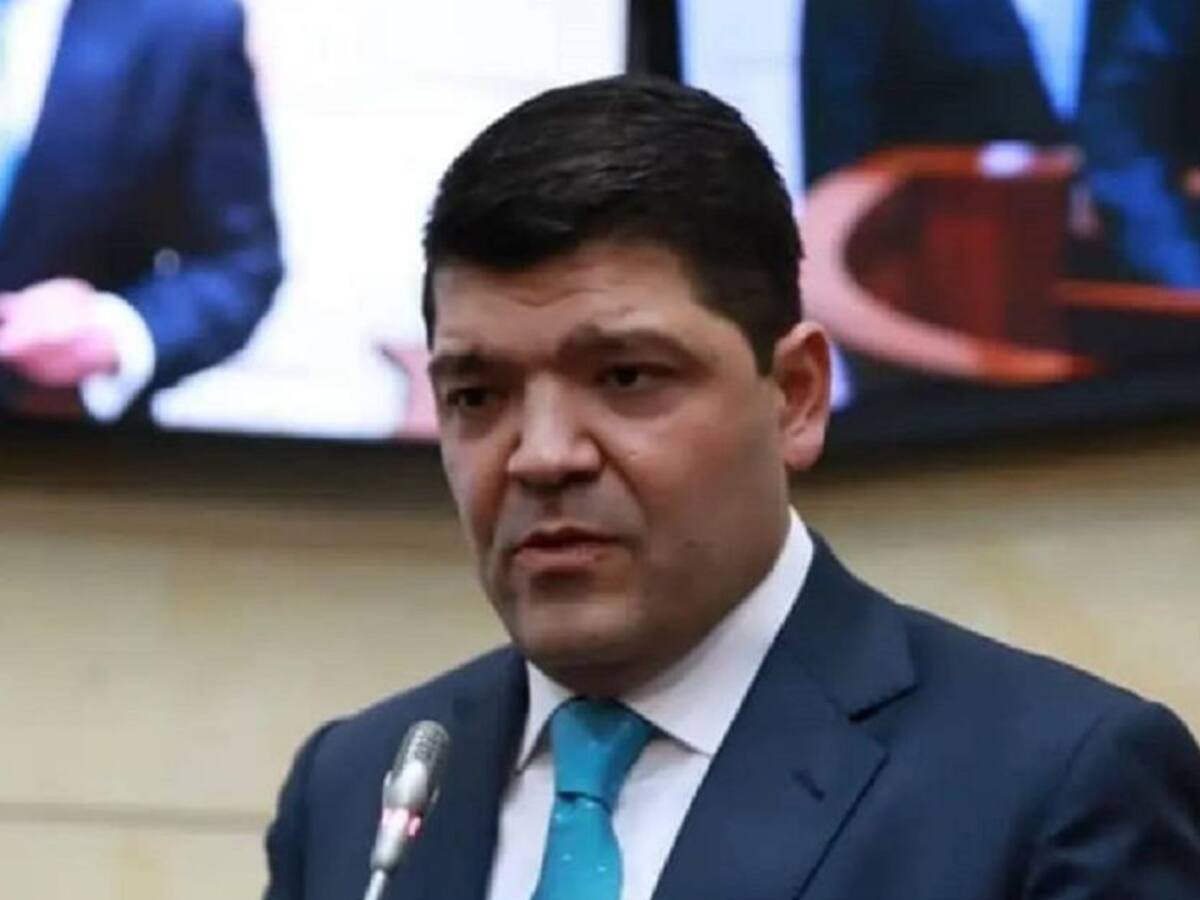 El Presidente del Senado está hospitalizado en Medellín