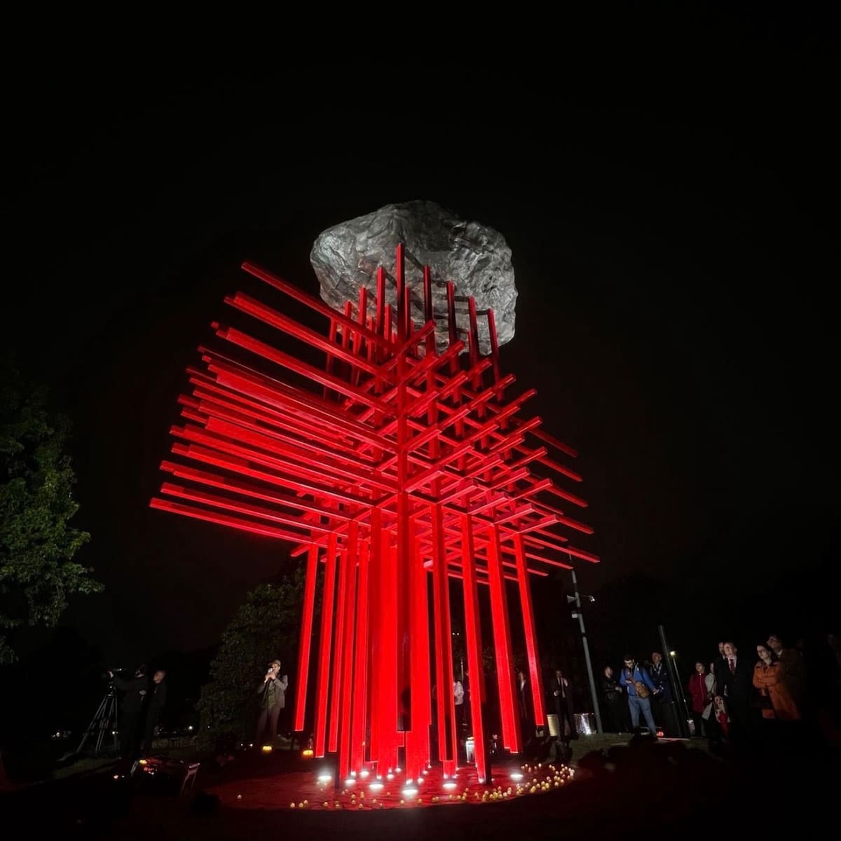 “Umbral”, el monumento en homenaje al personal de la salud de atendió la pandemia del covid-19