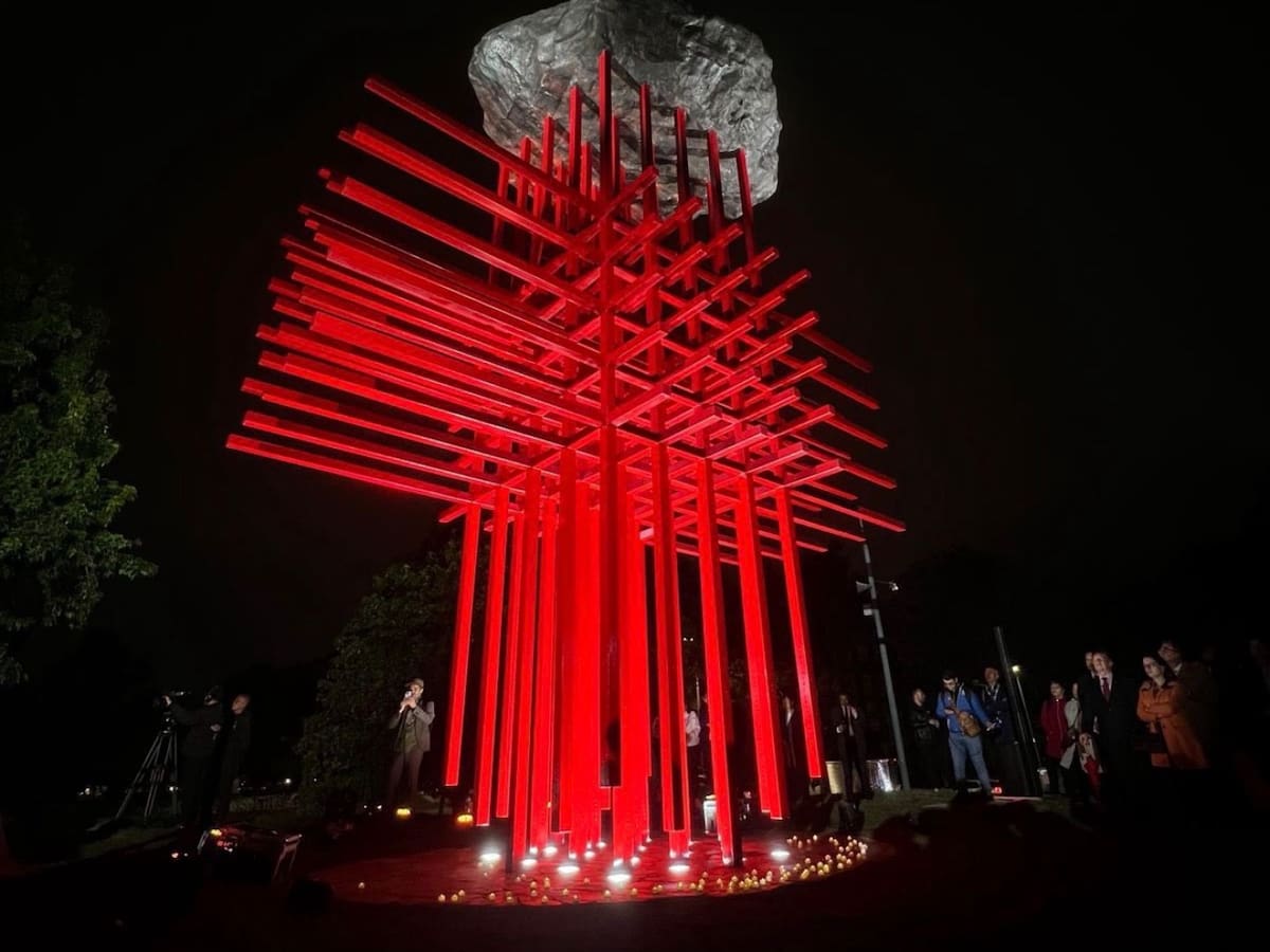 “Umbral”, el monumento en homenaje al personal de la salud de atendió la pandemia del covid-19