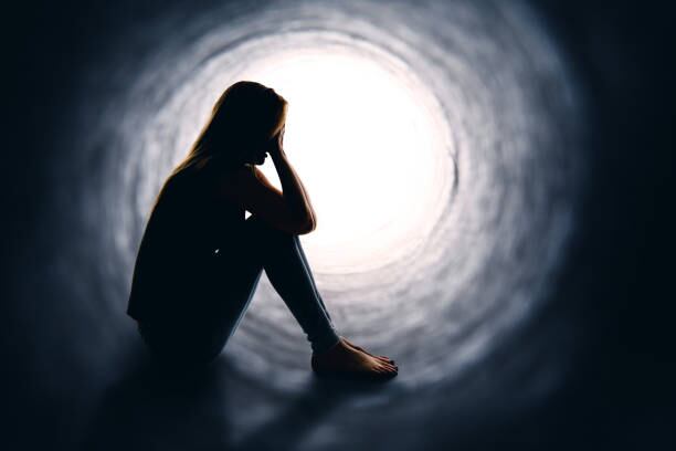 Según el Boletín de Salud Mental de 2025 del MinSalud, las edades entre 15 y 29 años son las más vulnerables a los intentos de suicidio. | Foto: Getty Images