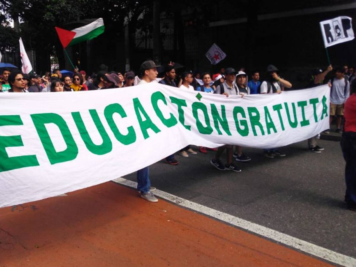 Estudiantes universitarios marcharon nuevamente en Medellín