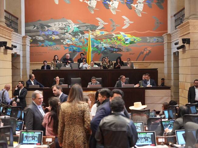 Presunta intromisión del Ejecutivo y falta de quórum empañan debate de reforma laboral