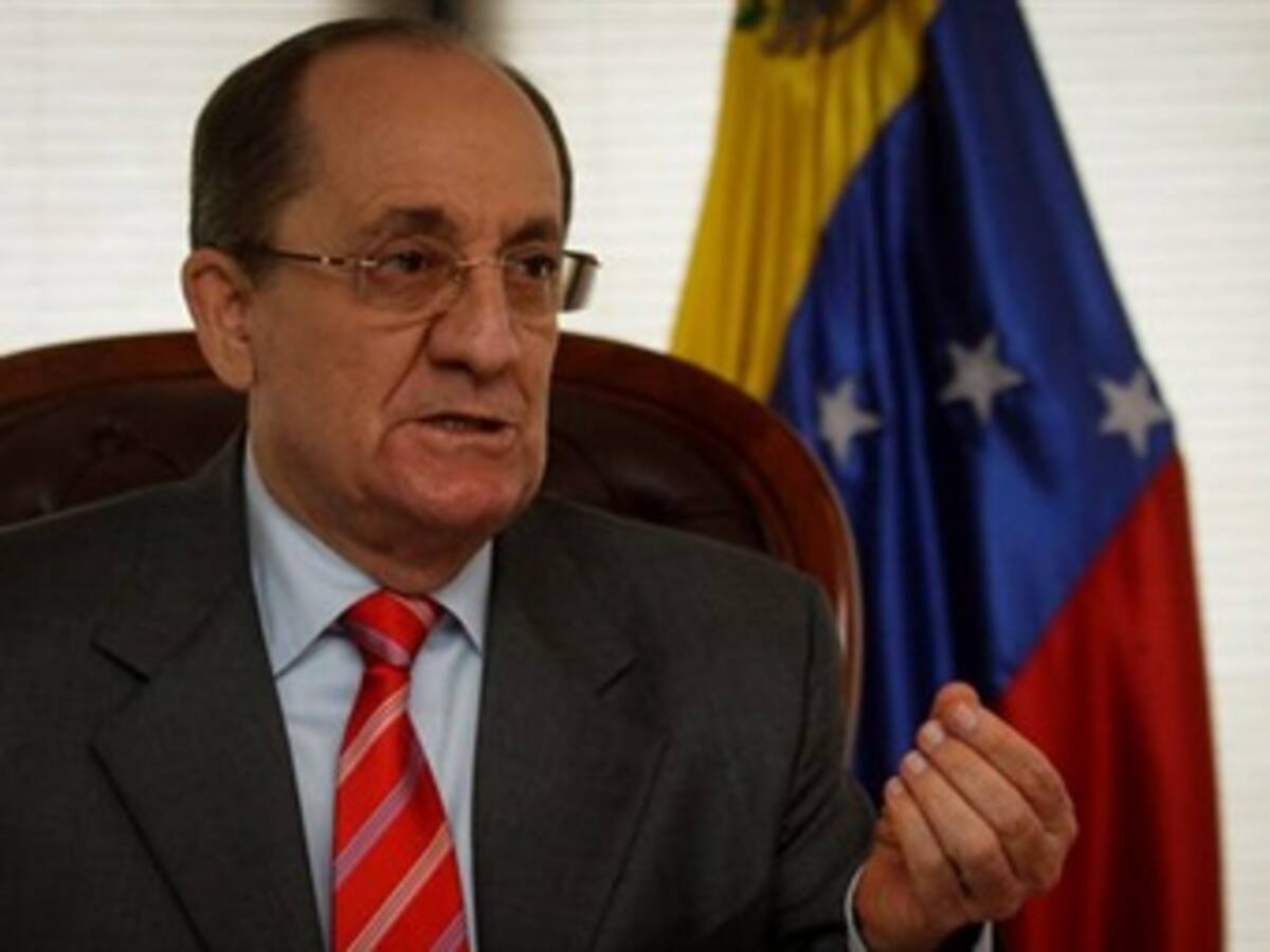 Embajador de Venezuela en Colombia recibe las Llaves de Villa de Leyva