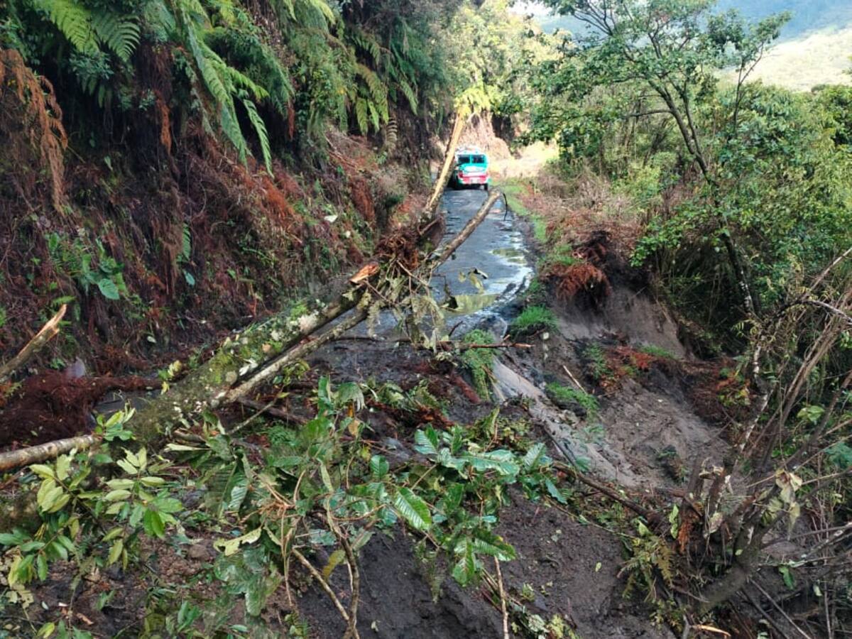 Contratista recibió $54 mil millones para pavimentar vía en Santander y no ha avanzado ni 1km
