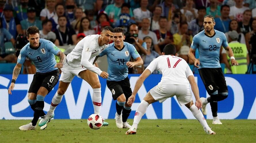 Luis Suárez no le daba una asistencia a Edinson Cavani desde el 15/11/2016 vs Chile. Foto: Agencia EFE