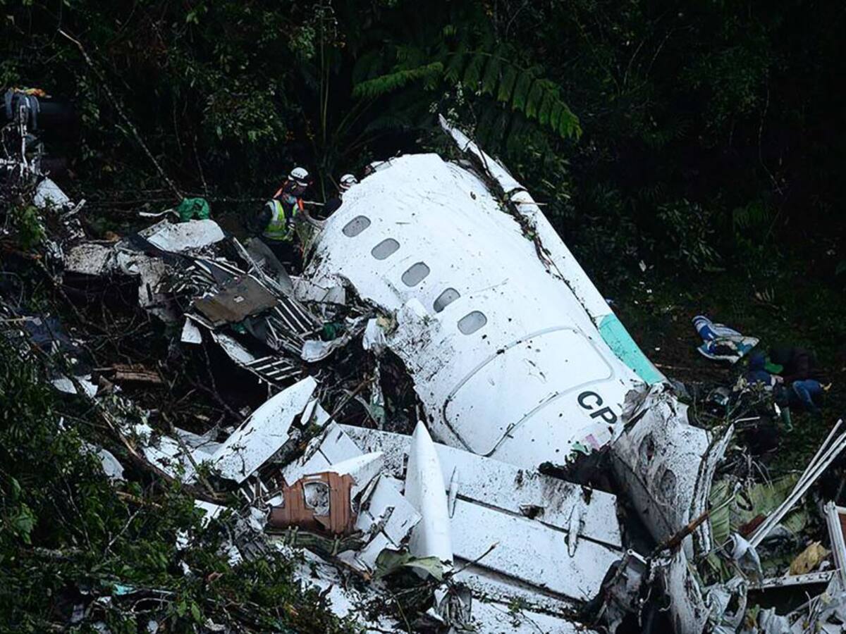 Detienen exfuncionaria que autorizó vuelo del Chapecoense