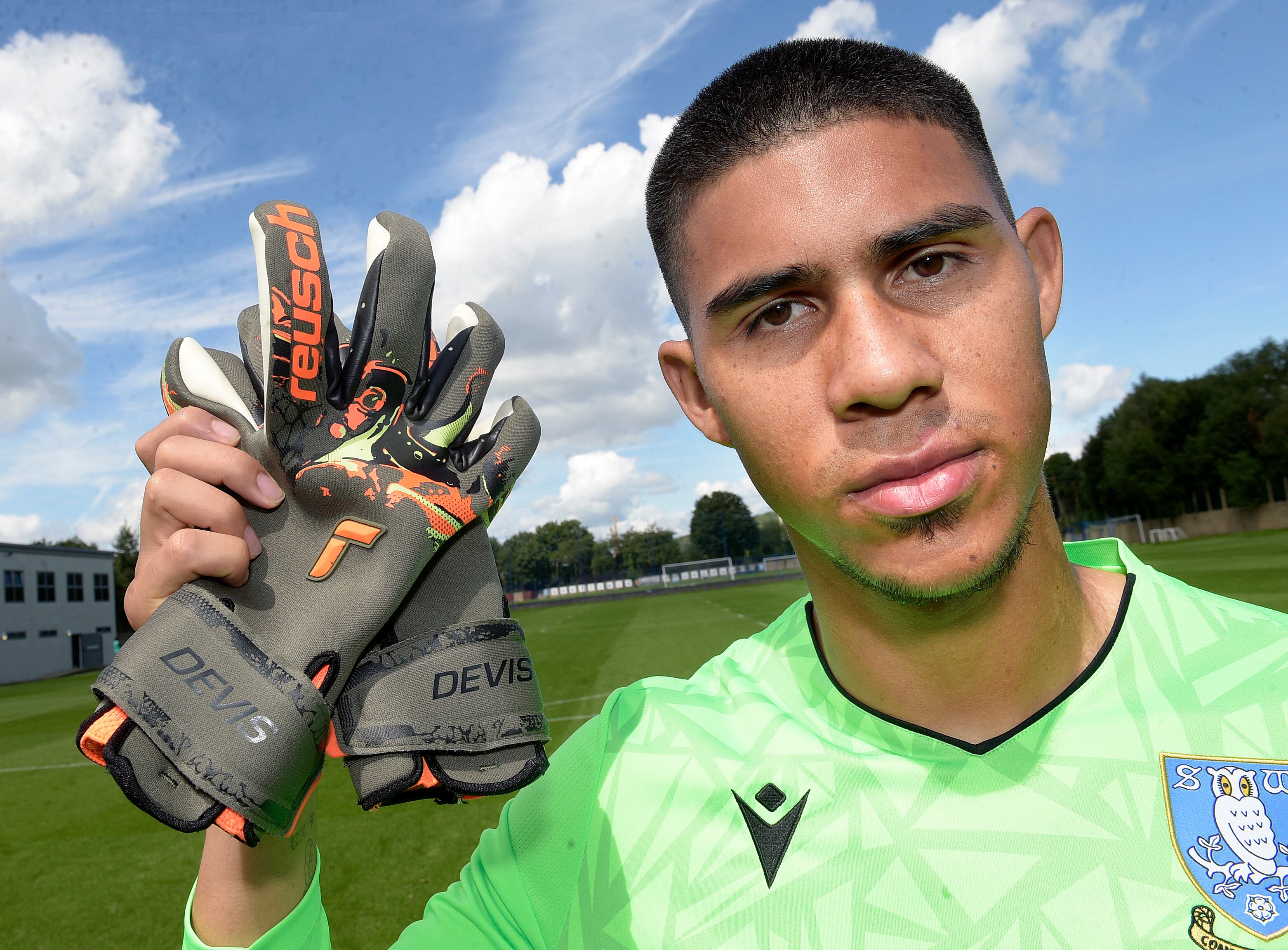 Devis Váquez, portero colombiano del Sheffield Wednesday / Twitter: @swfc