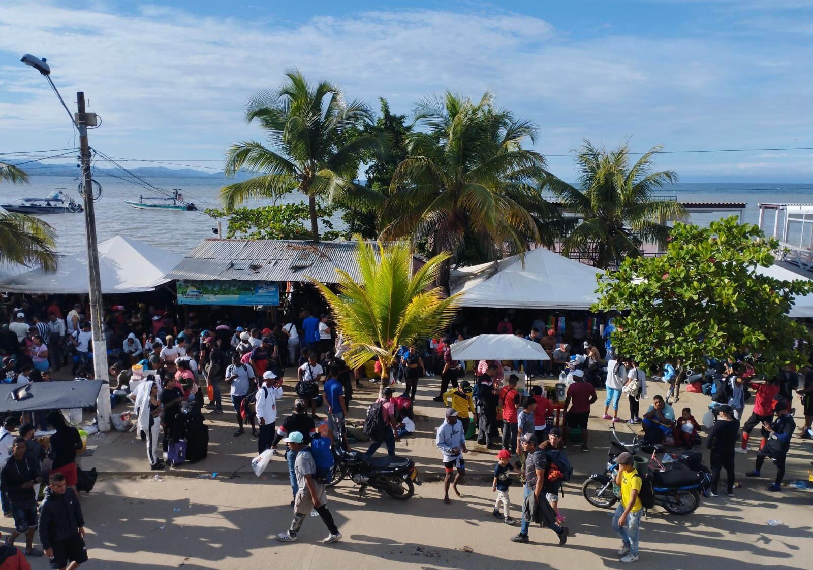 Migrantes represados en Necoclí, Urabá antioqueño. Cortesía: Personería de Necoclí.