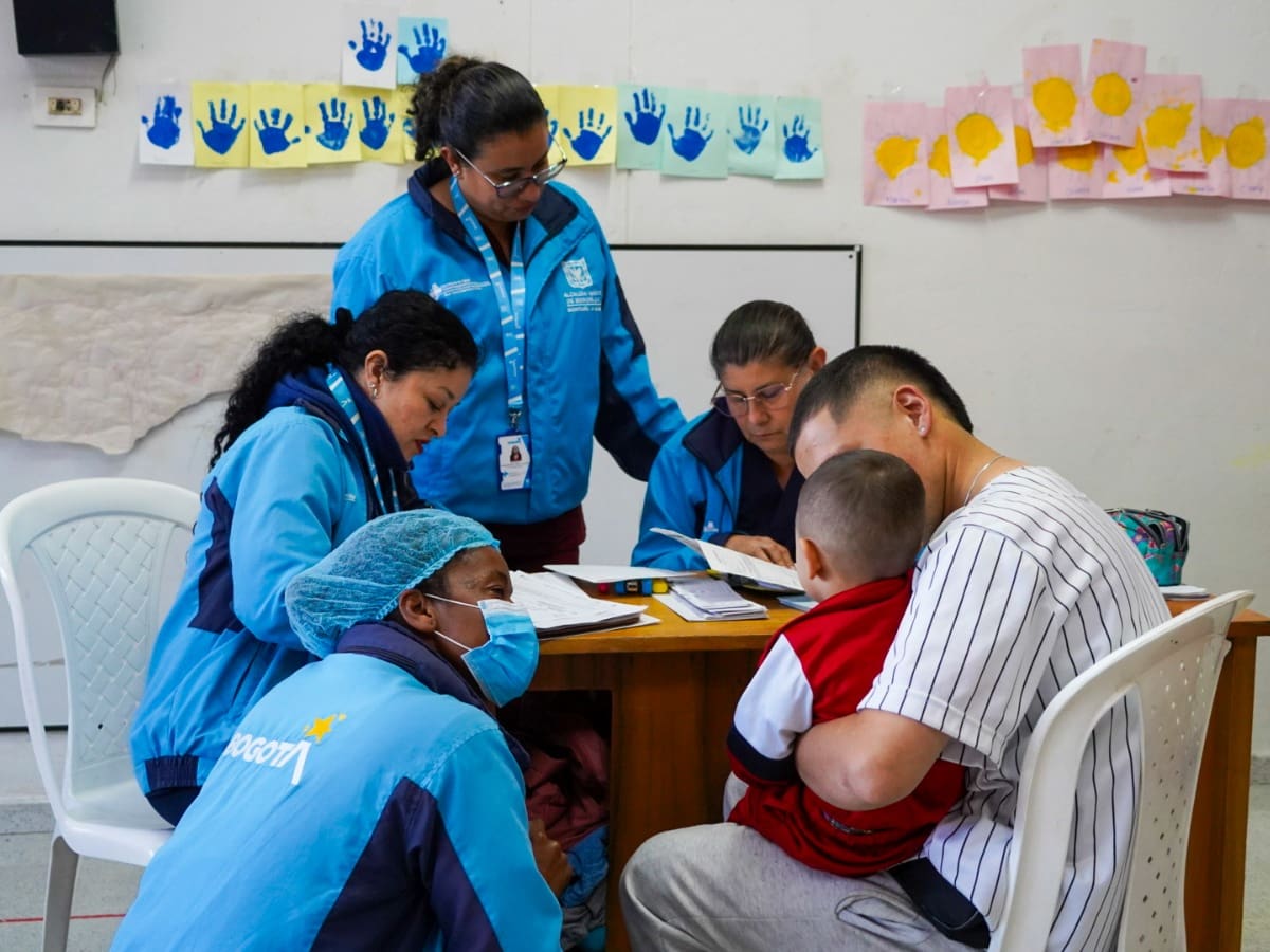 Bogotá tiene más de 610.000 vacunas contra la influenza en comienzo de pico respiratorio