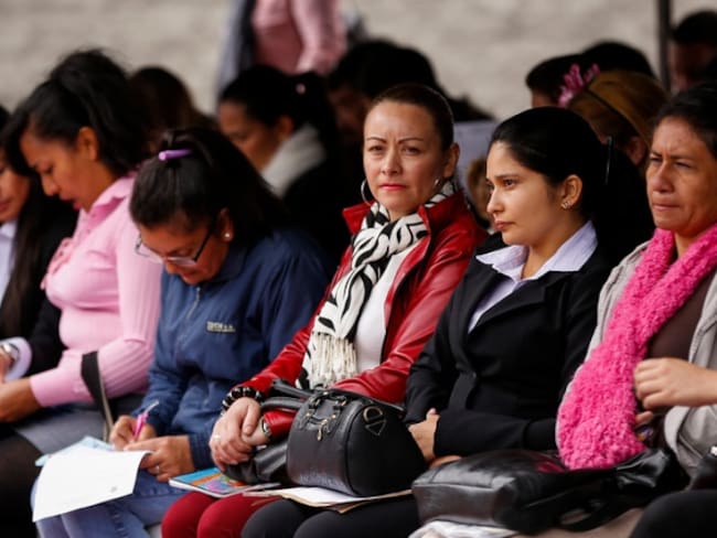 El primer crédito de los jóvenes es para comprar celular