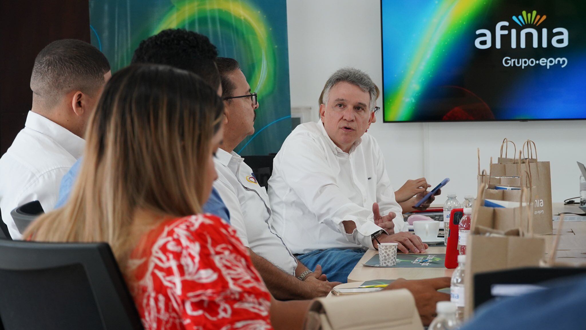 El gerente general de Afinia, Javier Lastra Fuscaldo, en diálogo con periodistas en Montería.