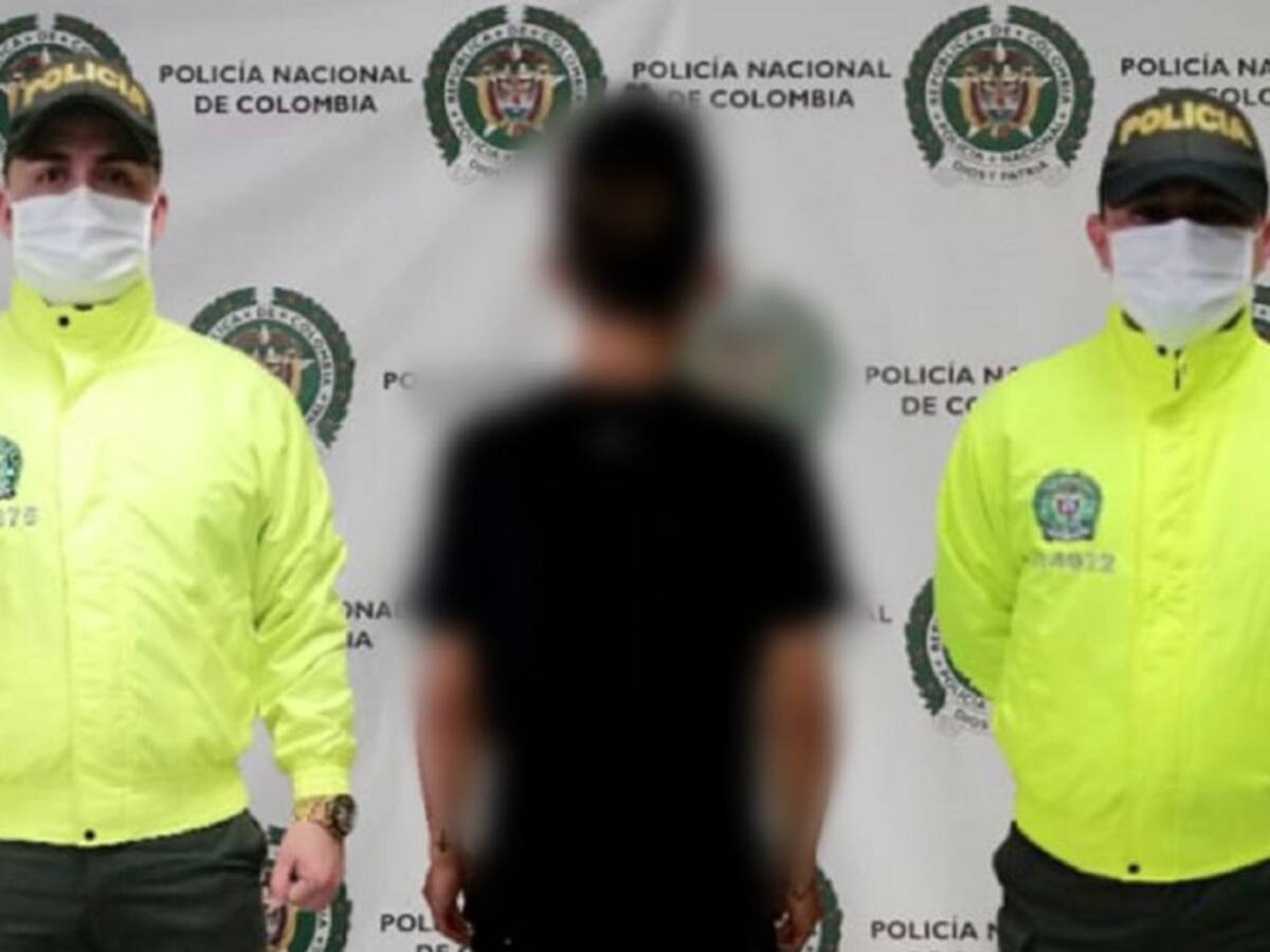 Por cargos de violencia intrafamiliar es aprehendido un hombre de 16 años
