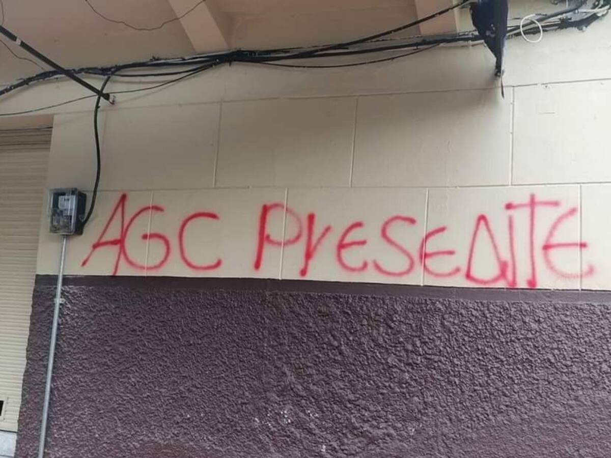 Aparecieron grafitis de las AGC en el barrio Manrique Oriental de Medellín