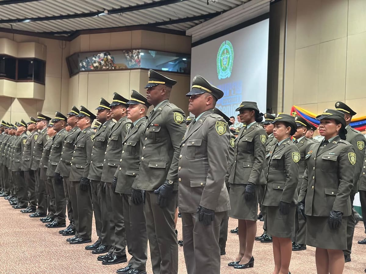 115 uniformados de mandos de nivel ejecutivo ascendieron en la Policía de Bolívar