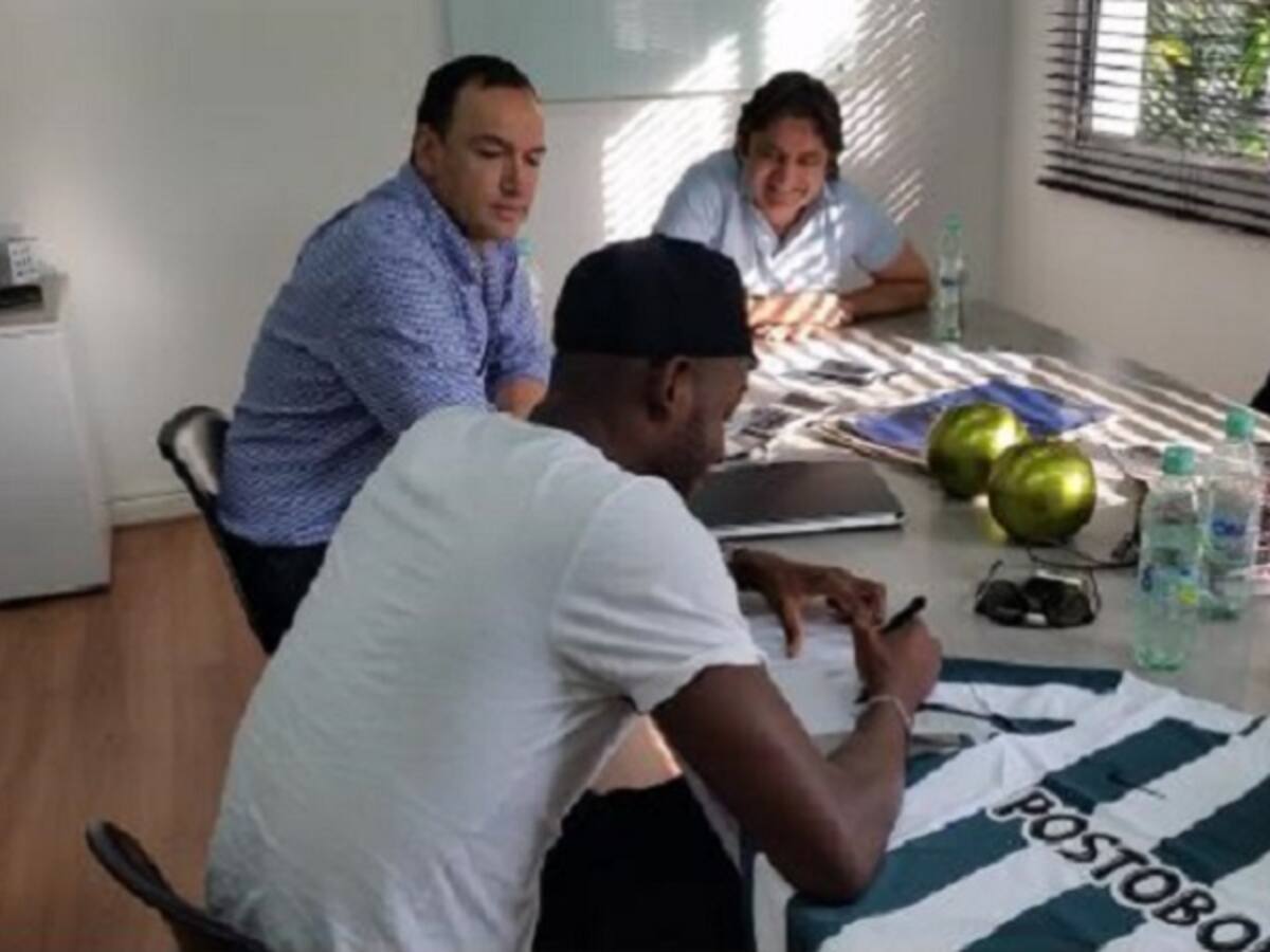 Nacional oficializa el regreso de Víctor Ibarbo
