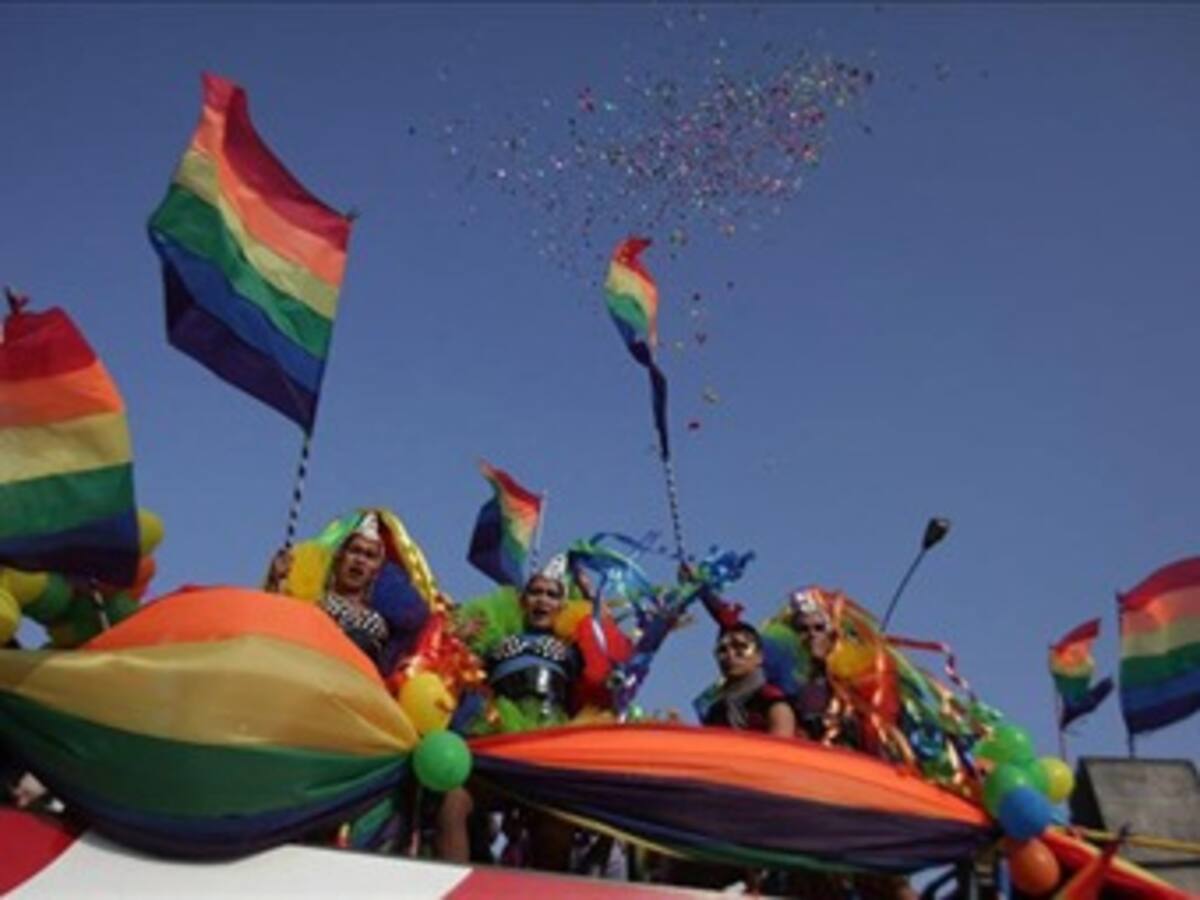 En Rusia sancionarán con fuertes multas "propaganda" homosexual delante de menores de edad