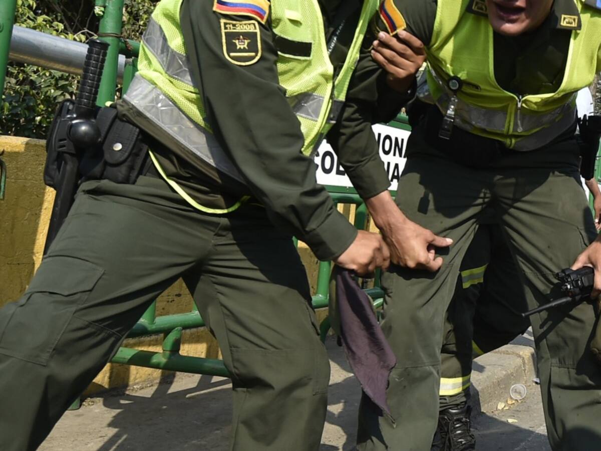 Hombres armados dispararon contra uniformados de la Policía