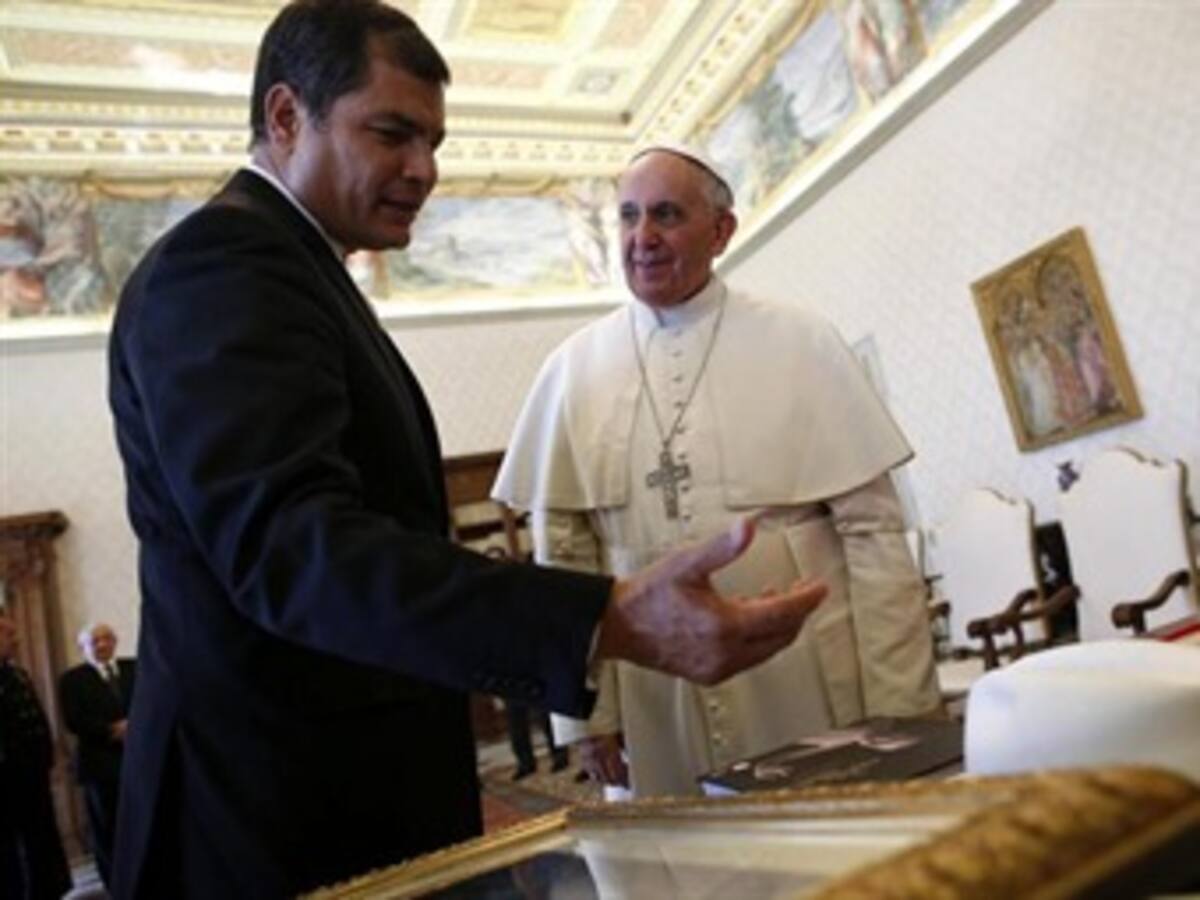 Correa concluye gira por Europa que incluyó encuentro con el Papa Francisco